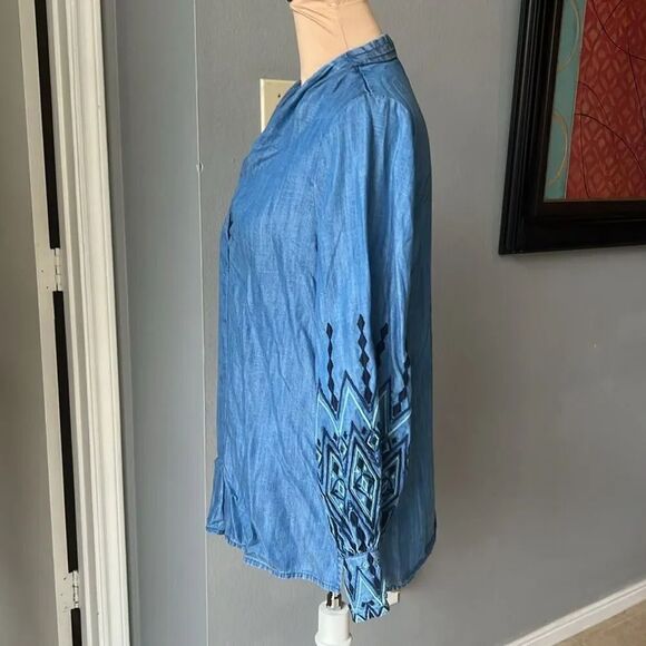 Embroidered-Sleeve Top - Picture 7 of 11